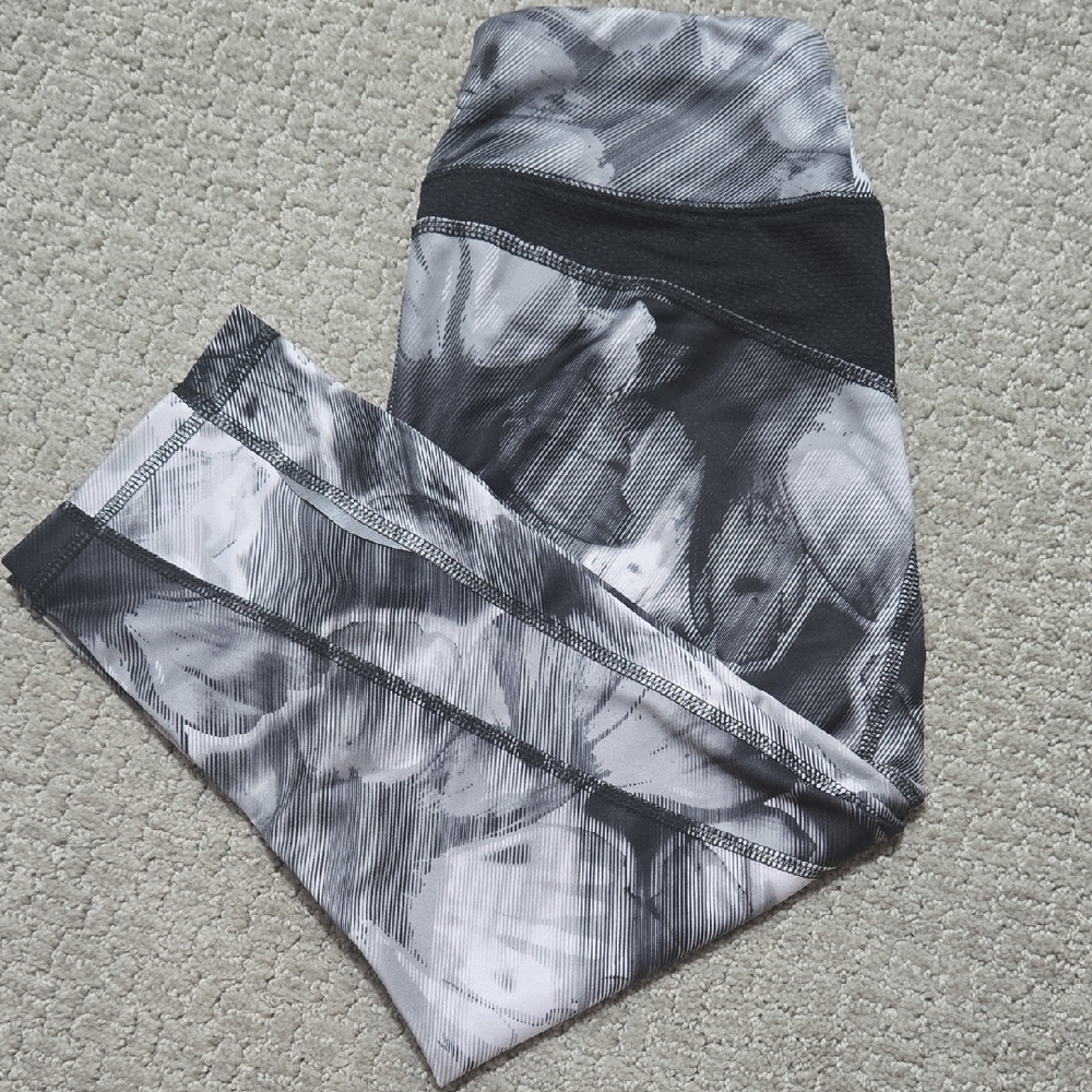 Small Tek Gear Floral Design Capris